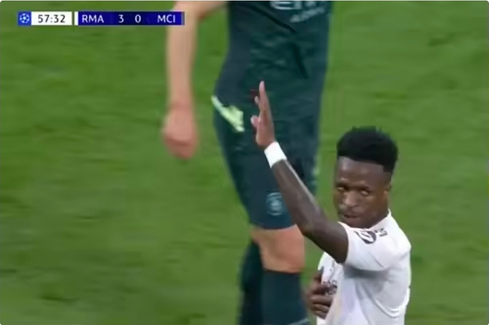 赛事情报-维修斯欧冠失点后致歉获伯纳乌掌声|皇马|曼城|点球|若日尼奥|多纳鲁马_新浪体育_新浪新闻